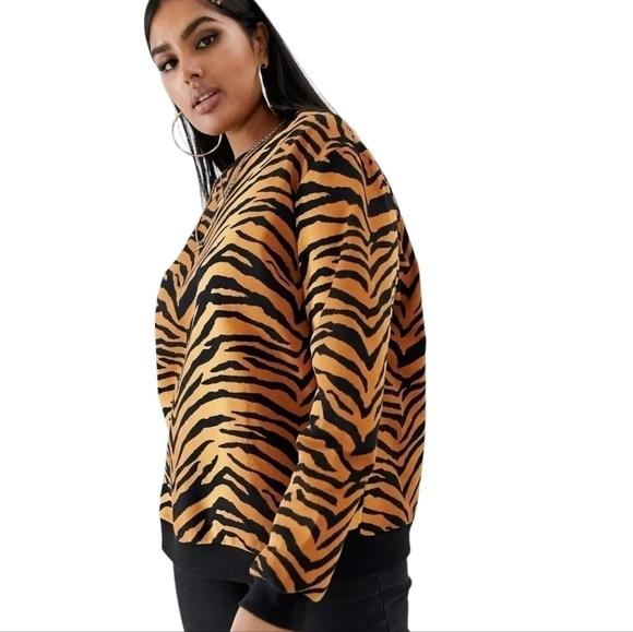 ASOS Design | Women's All Over Animal Zebra Printed Sweatshirt (US Size 24) - Picture 2 of 13
